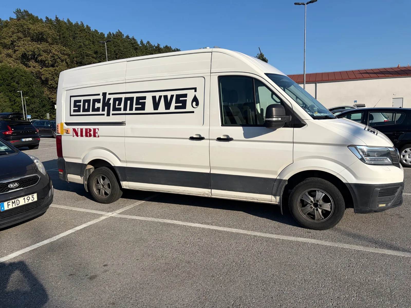 Sockens VVS servicebil med NIBE-märkning